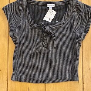 Urban Social Women’s Cropped Gray Black Ribbed Stretchy Women's Top New small
